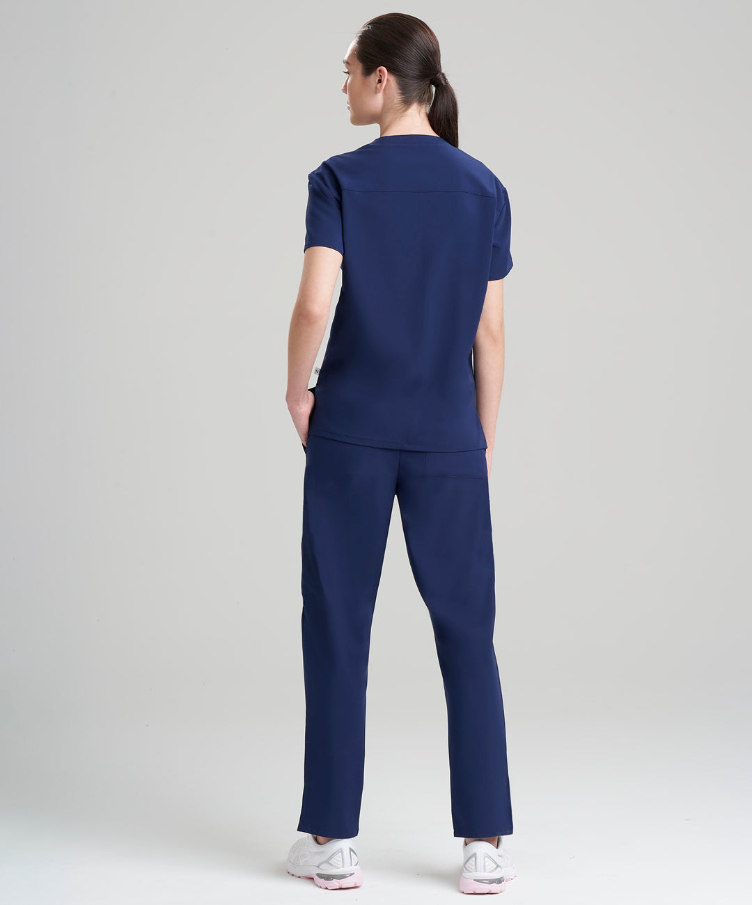 connectRN Women&#39;s 3-Pocket V-Neck Scrub Top